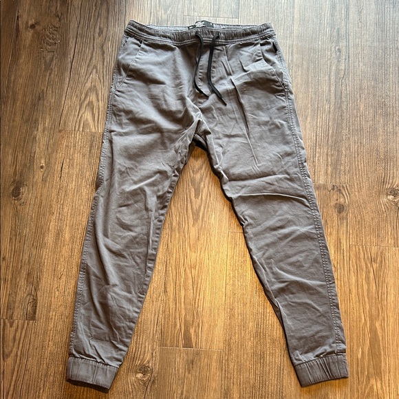 Like New 3 Pack - Hollister Men’s Joggers - Picture 2 of 7